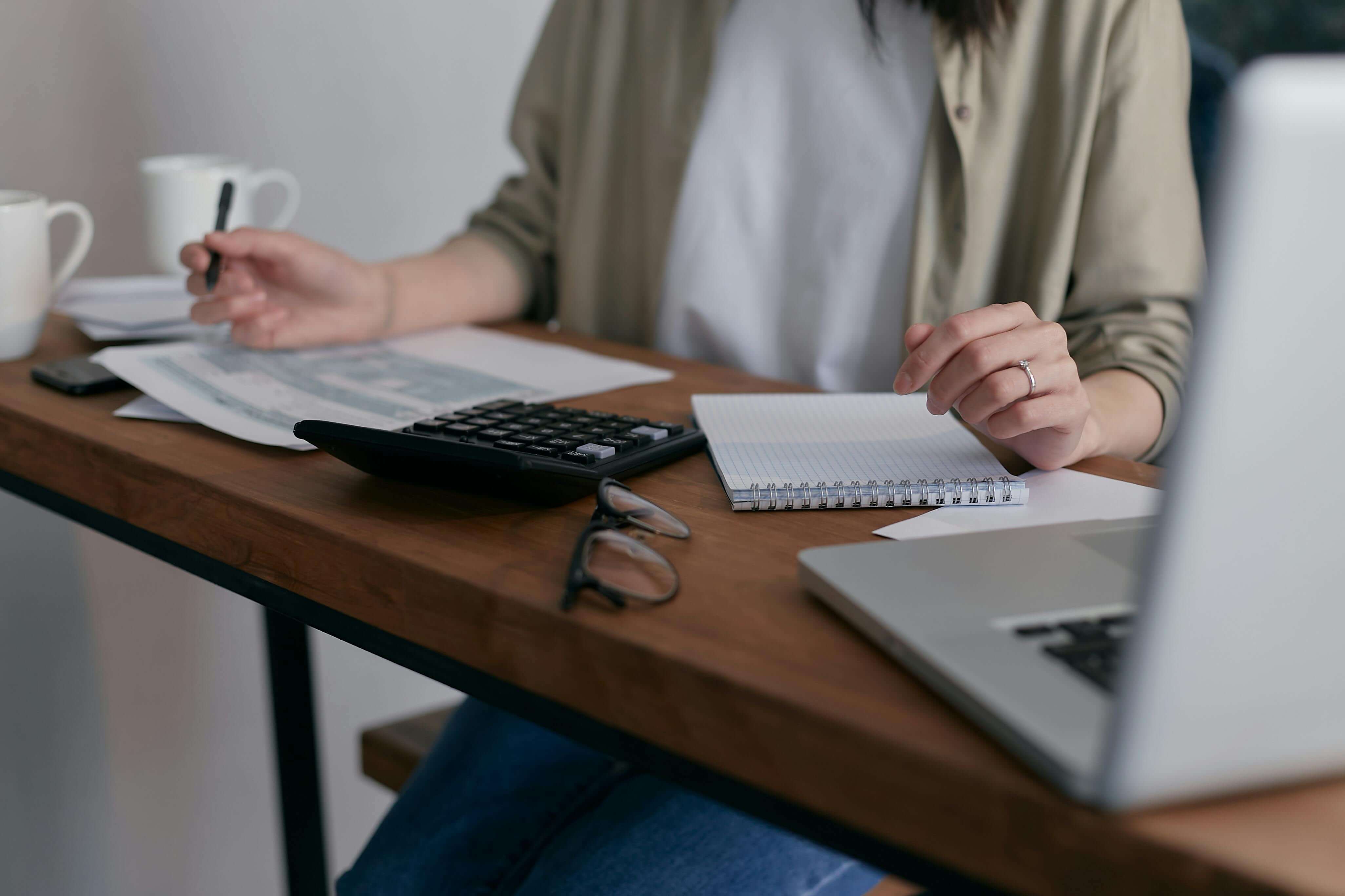 Are liquidation costs tax deductible?